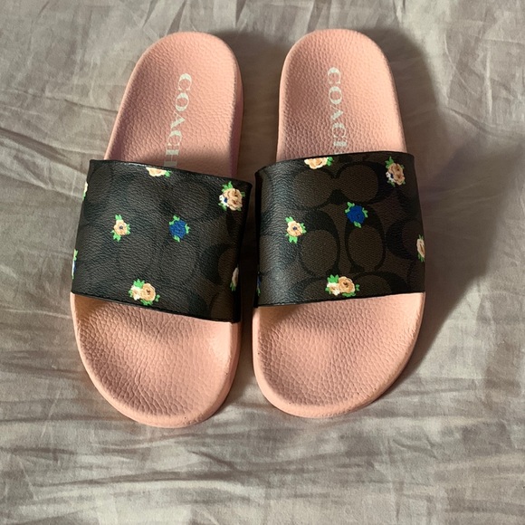 BRAND NEW COACH SLIDES - Picture 1 of 2